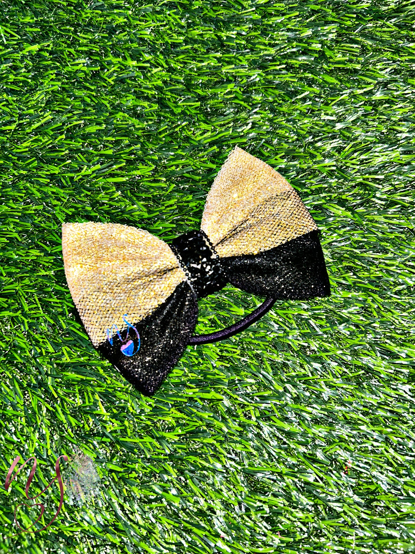 Black and Gold Ombré Bow! 🌟🖤
